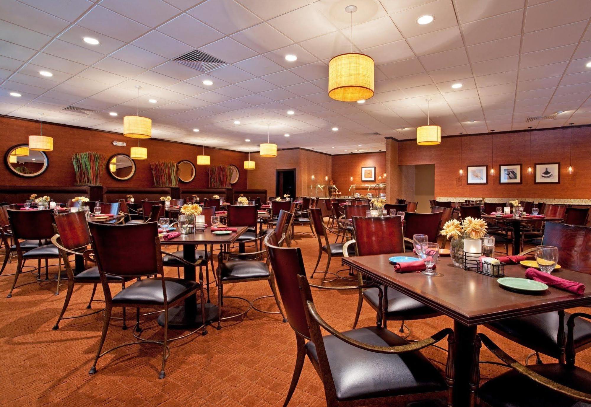 Best Western Plus Strongsville Cleveland Buitenkant foto